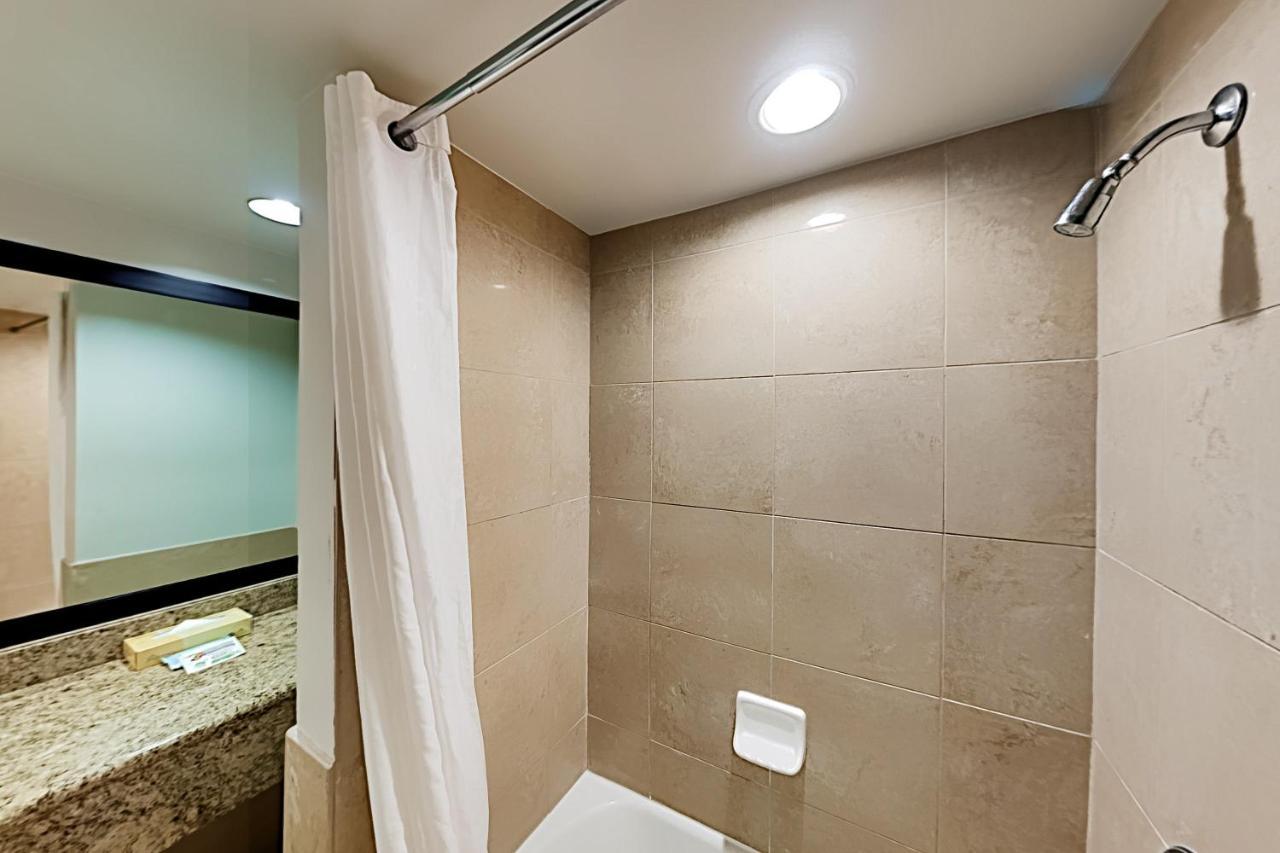 Apartament Aqua Palms Waikiki Ocean View Lanai Parking Included Honolulu Zewnętrze zdjęcie