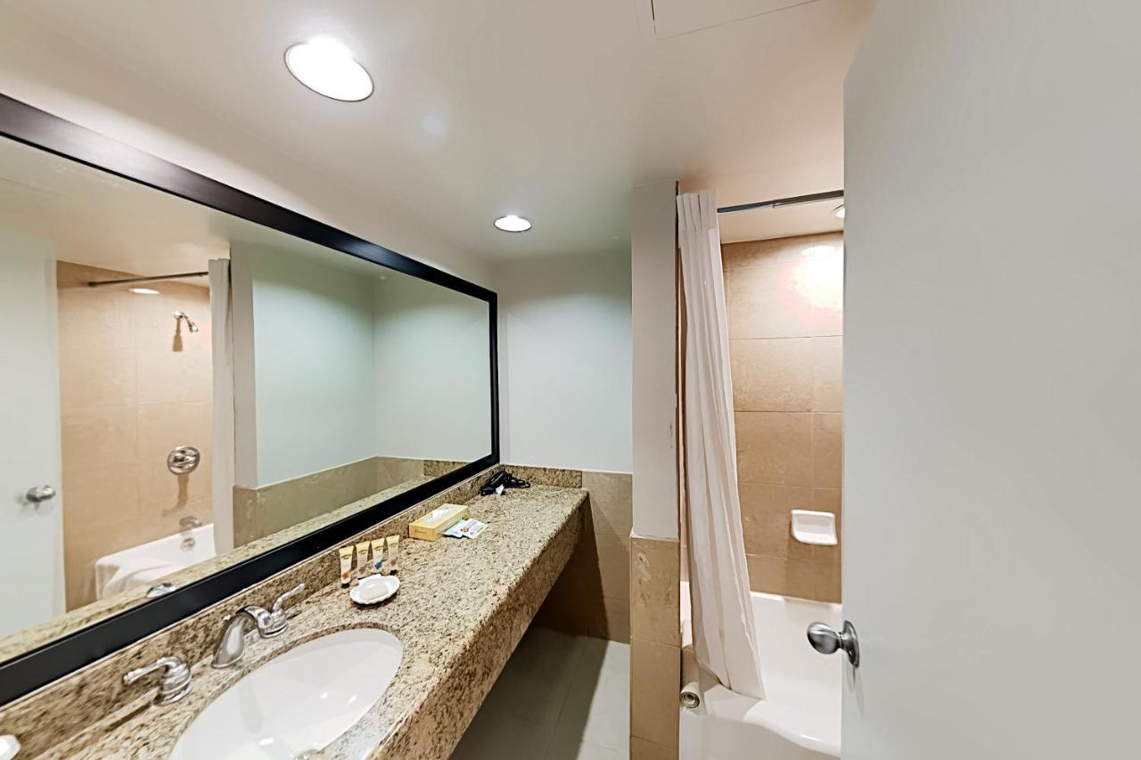 Apartament Aqua Palms Waikiki Ocean View Lanai Parking Included Honolulu Zewnętrze zdjęcie